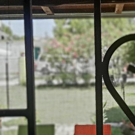 Apartmán Kolonia E Artistave Velipojë Exteriér fotografie