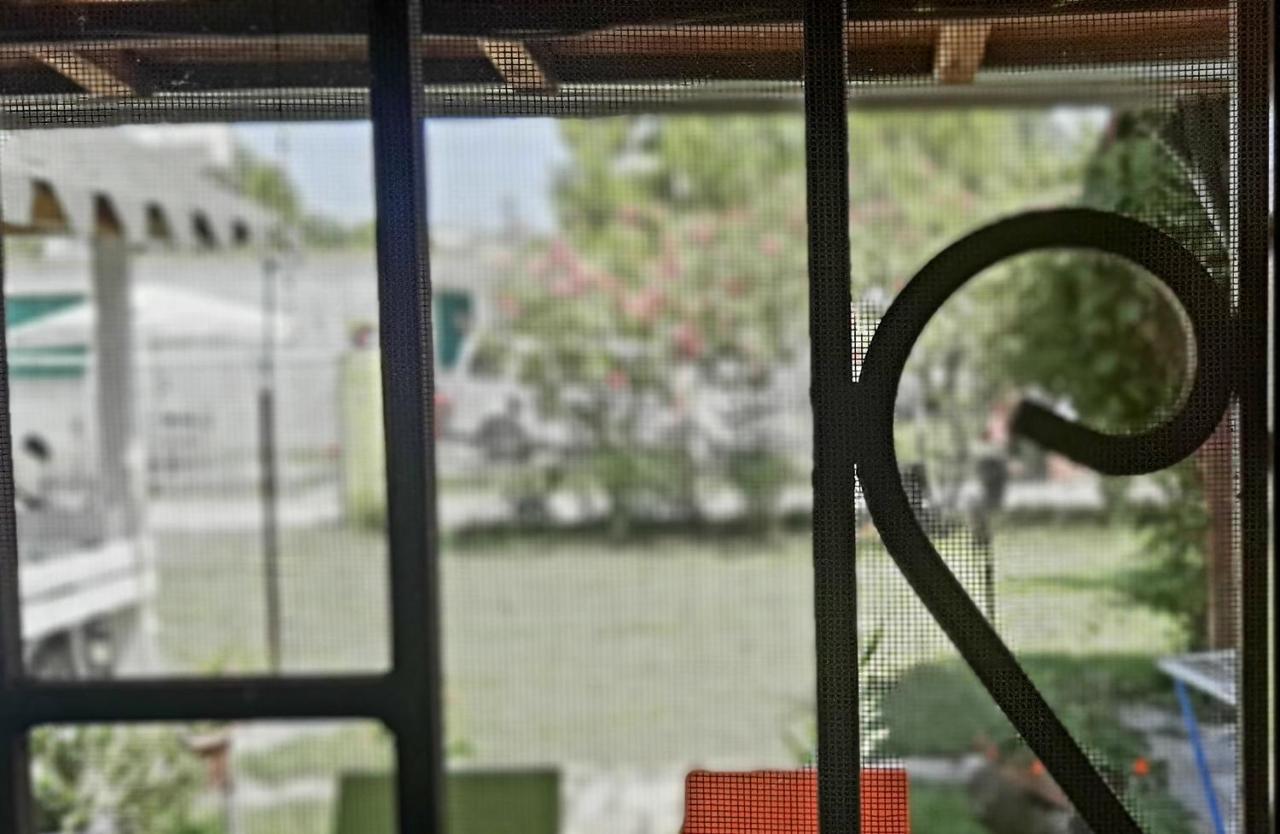Apartmán Kolonia E Artistave Velipojë Exteriér fotografie