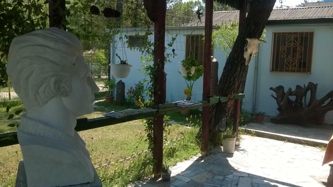 Apartmán Kolonia E Artistave Velipojë Exteriér fotografie