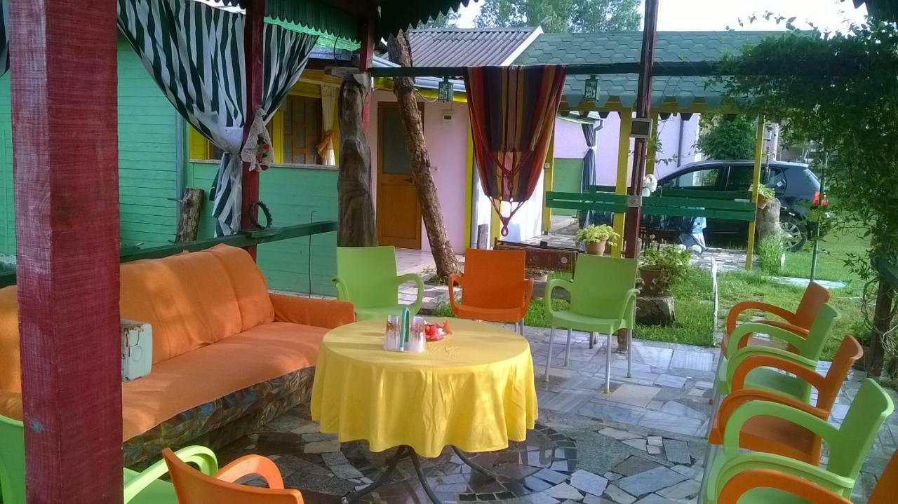 Apartmán Kolonia E Artistave Velipojë Exteriér fotografie